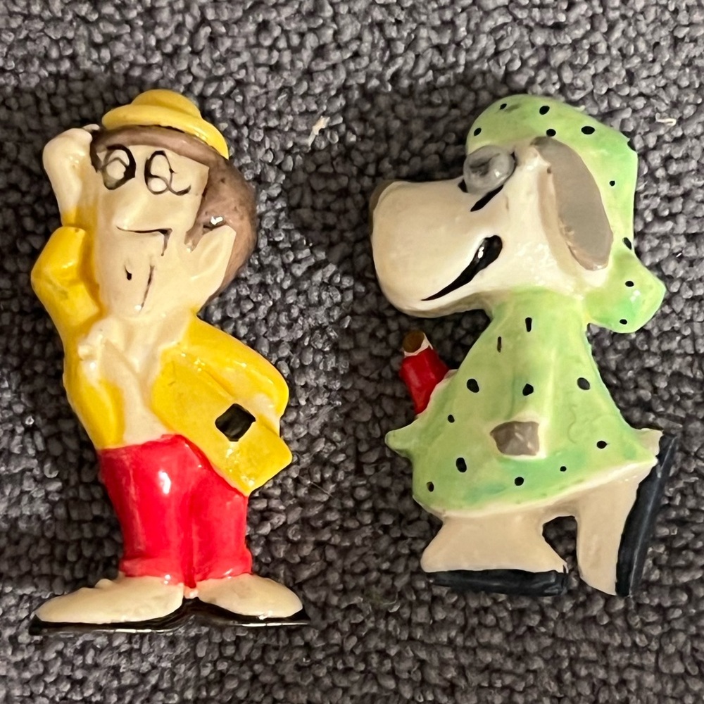 Vintage Googly eye dog pin & man pin marked R.O.C. Lot of 2, Peanuts gang ?